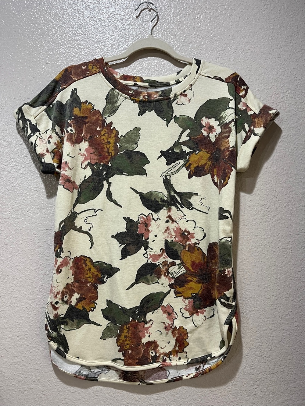 Floral Short Sleeve Cream Tee Olive Rust Blooms Sz M Casual Floral Boho TC0345